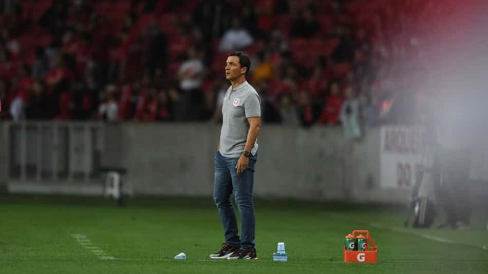Internacional x Athletico-PR - Zé Ricardo