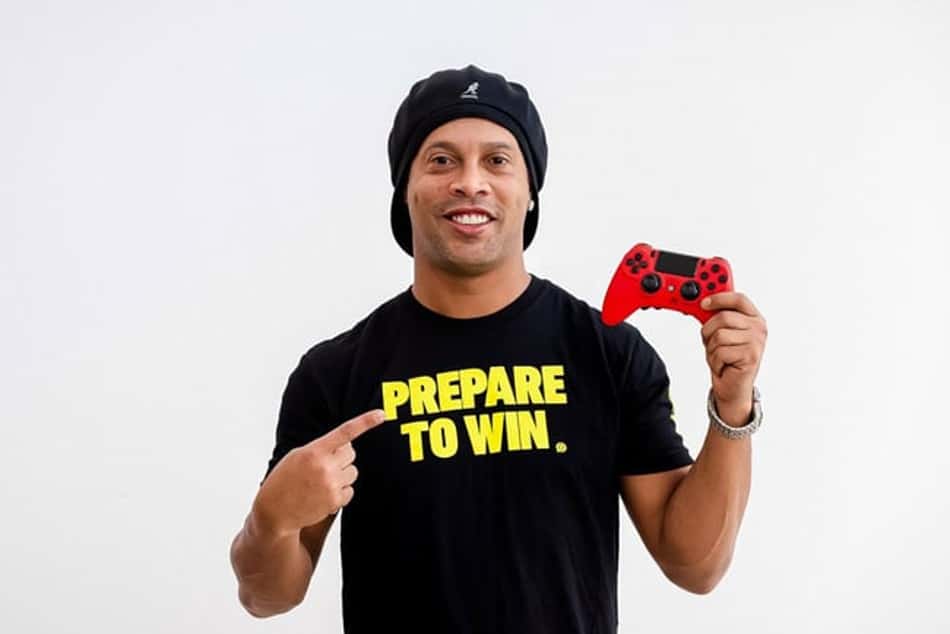 Ronaldinho anuncia apoio a organização de PES no Prêmio eSports Brasil