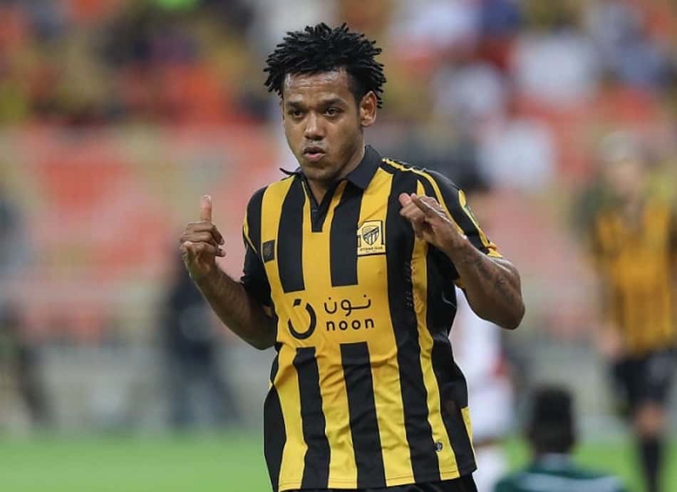 Ex-Corinthians, Romarinho marca na Ásia e provoca o Palmeiras