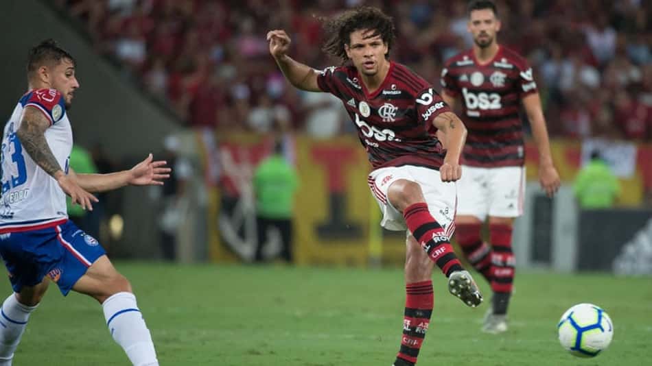 Arão pega mais um jogo de gancho e desfalca o Flamengo na Libertadores