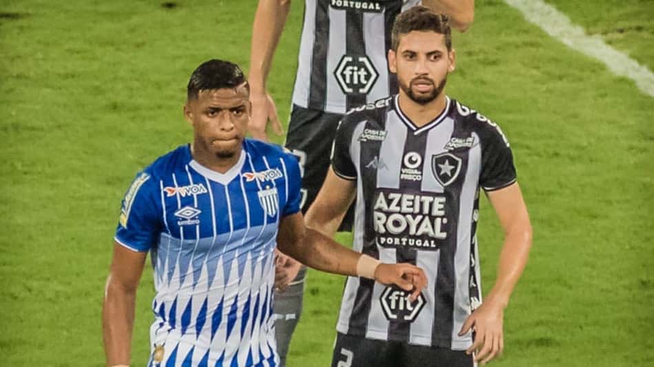 Gabriel elogia torcida e sente alívio com vitória: 'Uma hora iria sair'