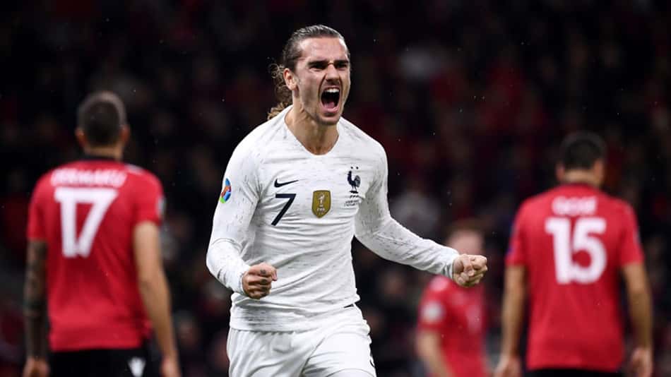 Em noite de Griezmann, França derrota a Albânia