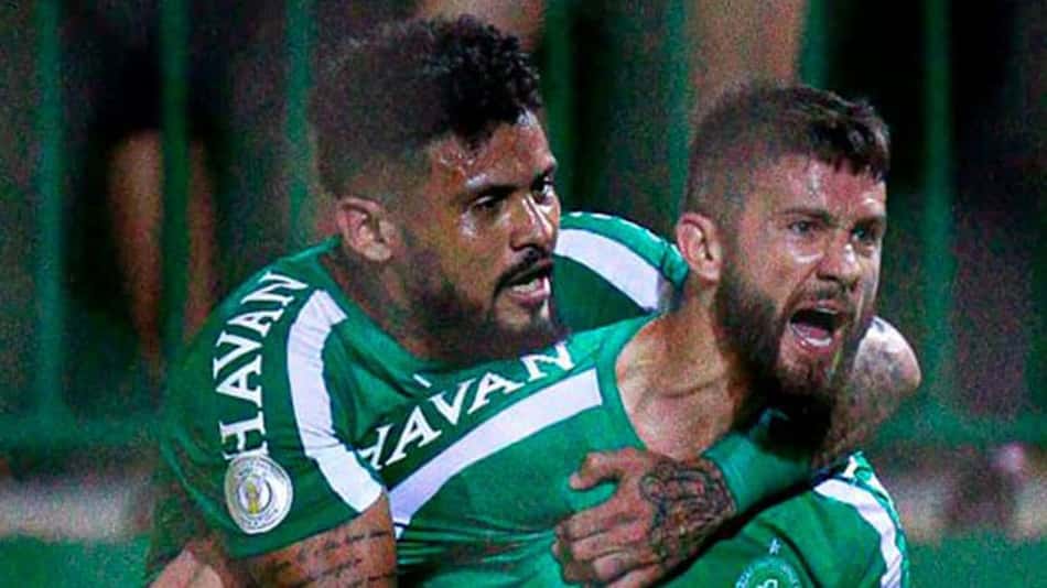 Com gol de Everaldo, Chape derrota o Ceará na Arena Condá