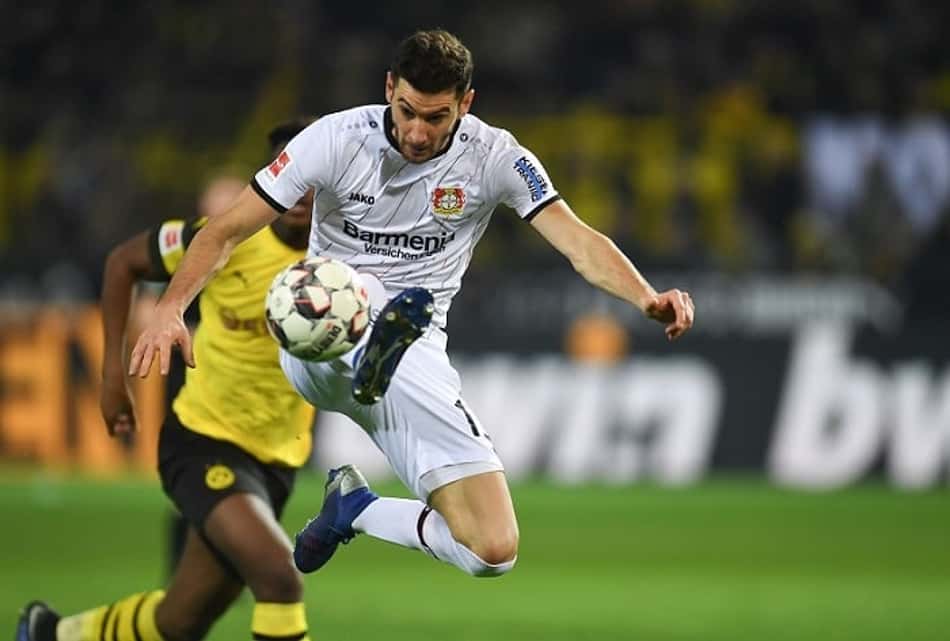 Ex-alvo do Palmeiras, Lucas Alario é anunciado em clube da Champions