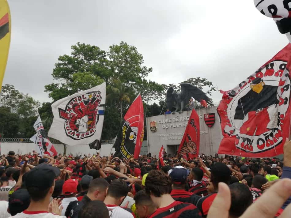 Rubro-negros vão ao Ninho antes de embarque do Flamengo para Lima