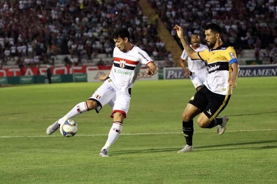 Atacante mais eficiente do Botafogo-SP, Henan fala em retribuir carinho