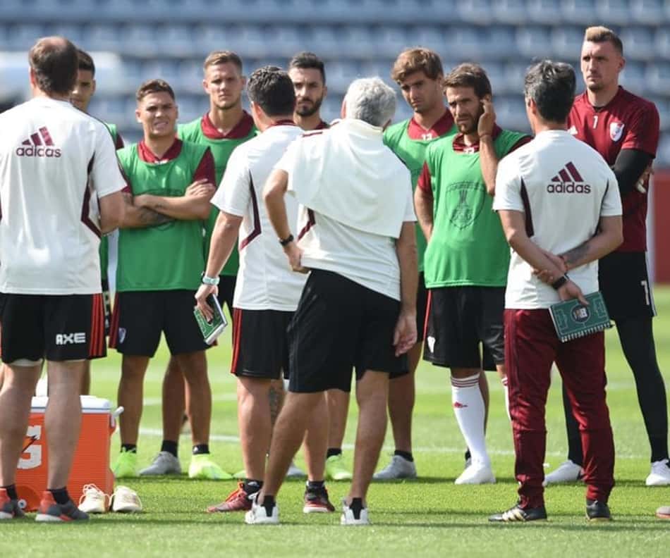 Com muita conversa, River Plate faz seu primeiro treino em Lima