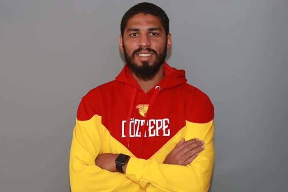 Wallace - Goztepe, da Turquia