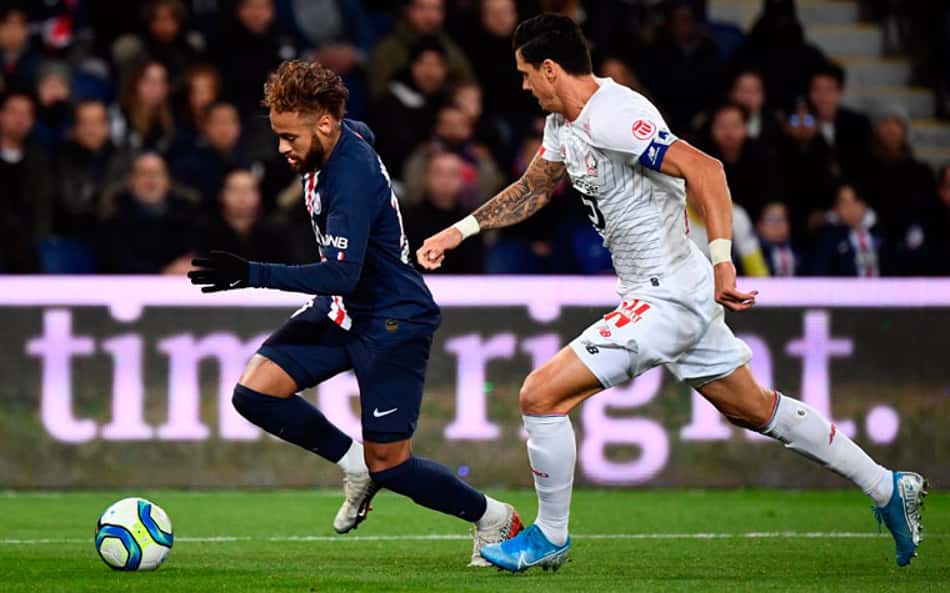 Líder isolado do Francês, Paris Saint-Germain visita o Lille neste domingo
