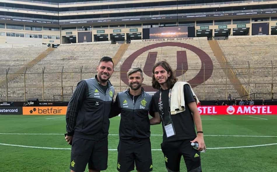 Flamengo faz reconhecimento do gramado da decisão da Libertadores
