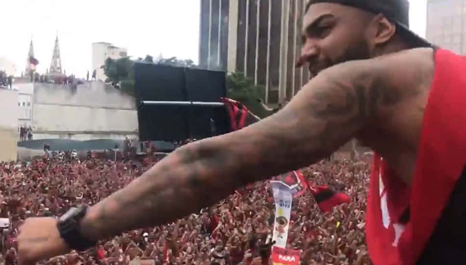 Sarro de Gabigol com 'cincum', baile funk e Coringa a caráter: mais destaques da festa do Flamengo