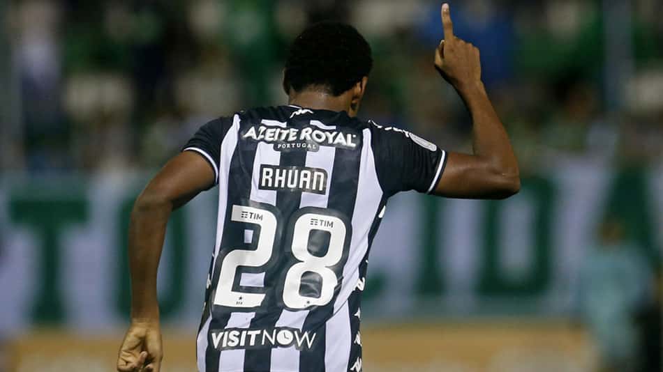 Rhuan vive cenário dos sonhos e confirma bom momento no Botafogo