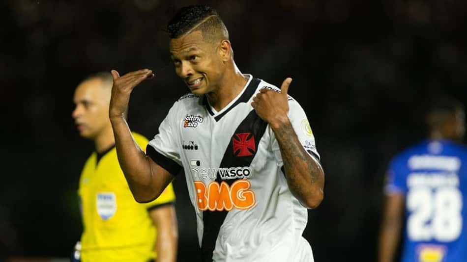 Guarín retorna em boa forma física e se aproxima de reestreia pelo Vasco