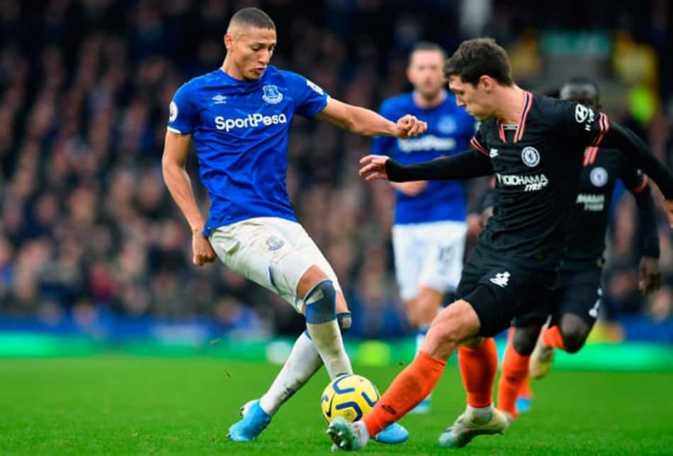Chelsea tenta superar lesões e fazer valer jogo no Stamford Bridge