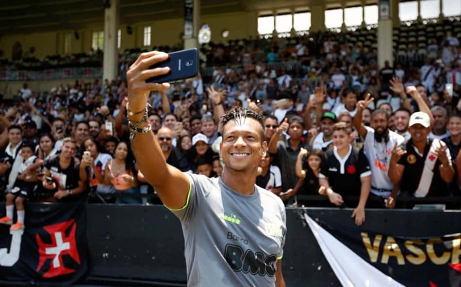 Fredy Guarín posta vídeo e dá a entender acerto com novo clube; Assista