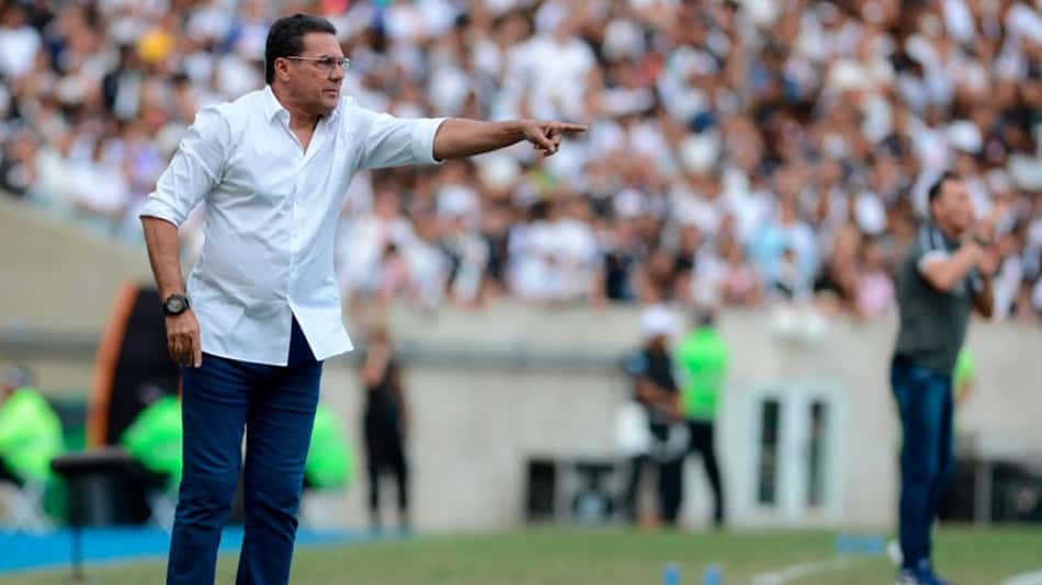 Palmeiras anuncia contratação do técnico Vanderlei Luxemburgo
