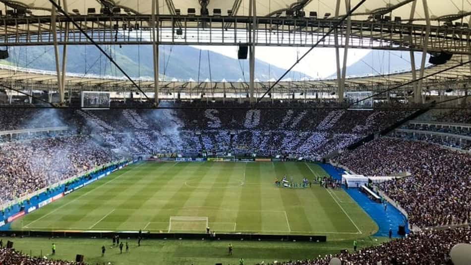 Último jogo do Vasco contra a Chapecoense foi no Maracanã lotado, mas teve frustração no final