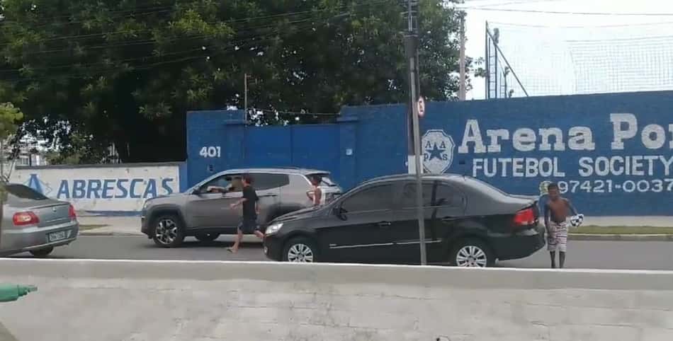 Após quase 4h de reunião, Sampaoli diz que 'talvez' permaneça no Santos