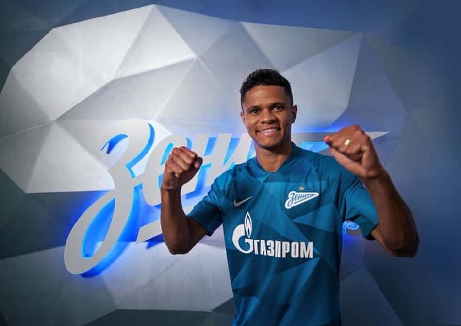 Empresário de Douglas Santos nega possível saída do Zenit