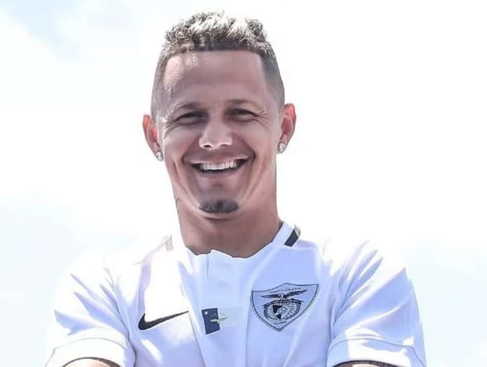 Sport negocia a chegada de lateral-direito