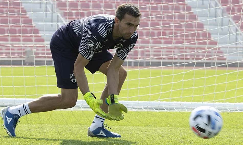 Lembra dele? Goleiro campeão da Libertadores acerta com novo clube