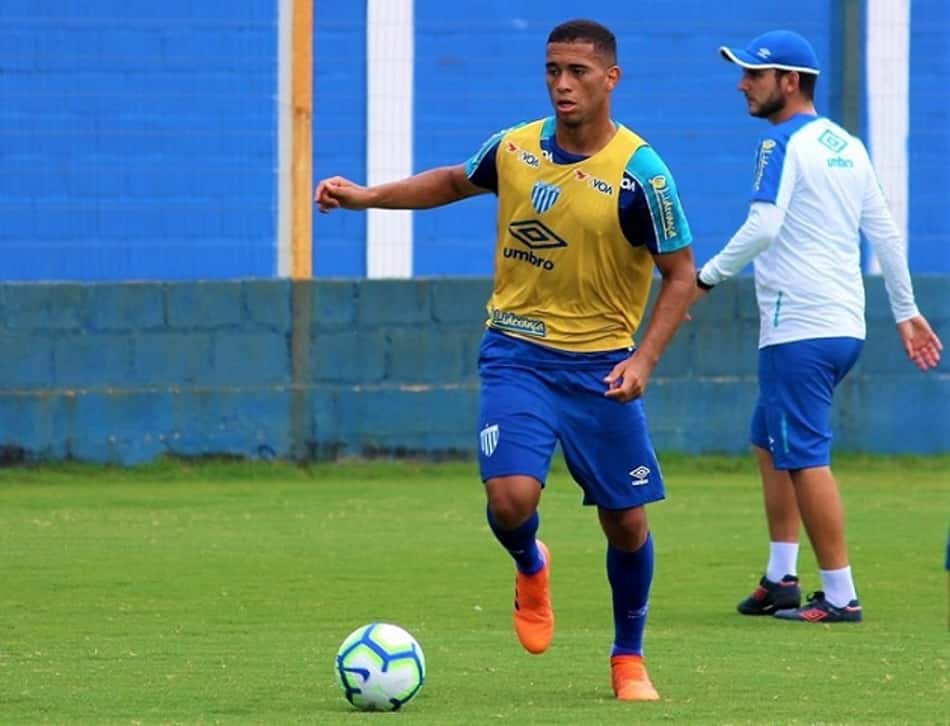 Prata da casa, Luan Pereira quer ajudar mais o Avaí na próxima temporada