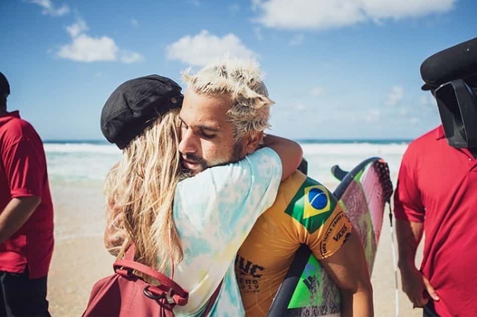 Ítalo Ferreira conta que namorada fez 'diferença' para ser campeão