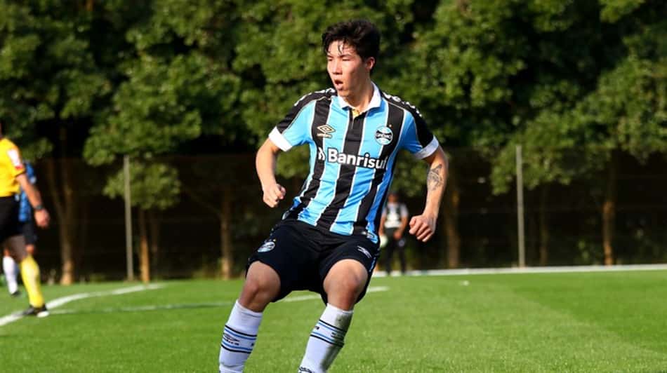 Com direitos ligados ao Coritiba, Kazu se despede do Grêmio