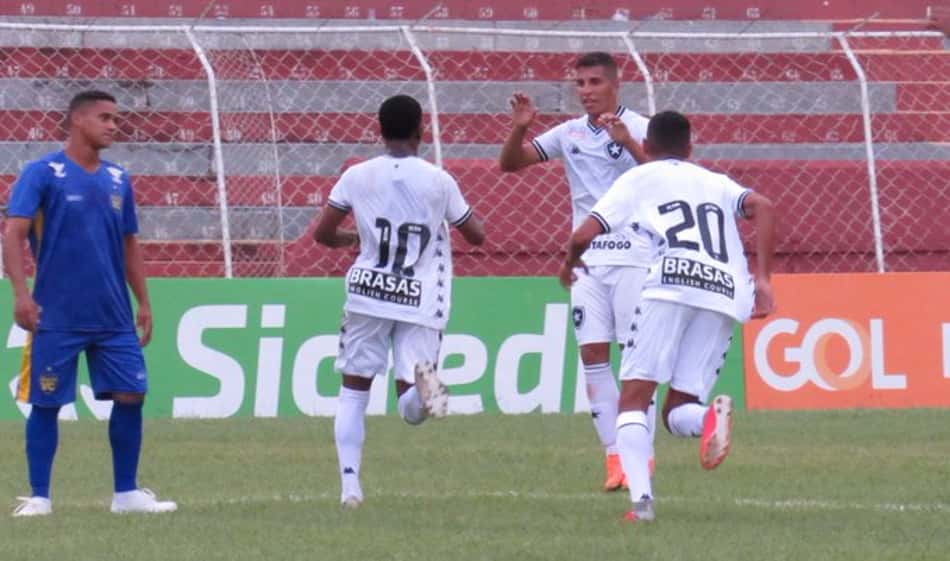 Atacante Ênio brilha e Botafogo estreia com vitória na Copinha