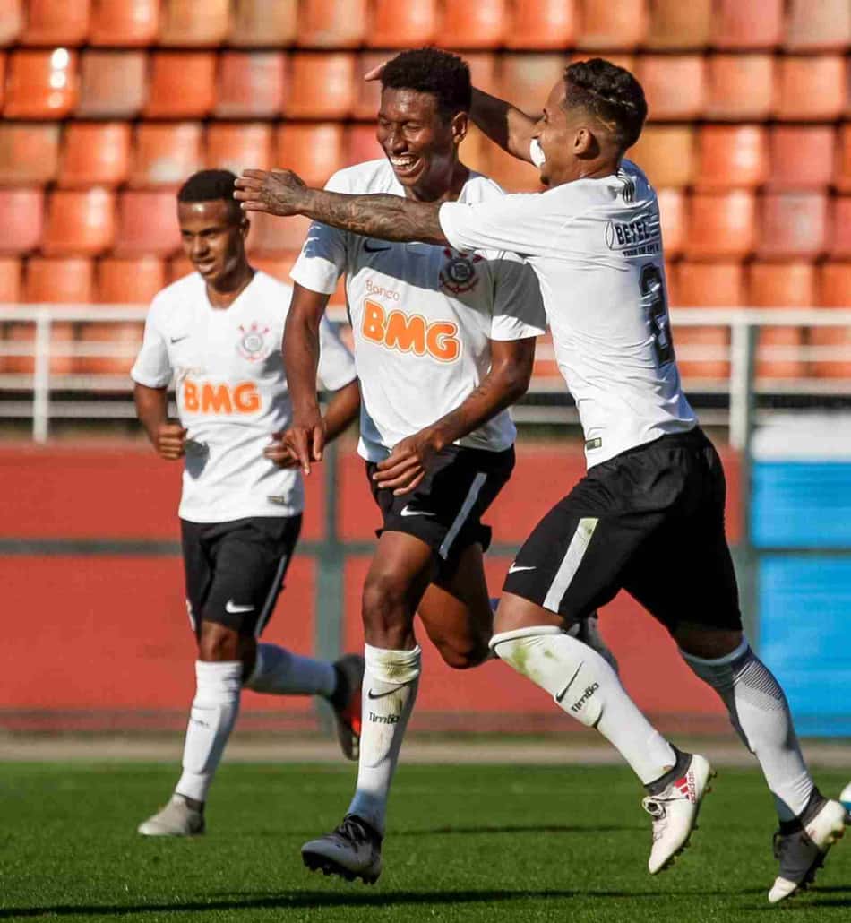 Gerente do sub-23 fala ao L! sobre amistosos no Japão e elogia relação com a comissão do profissional