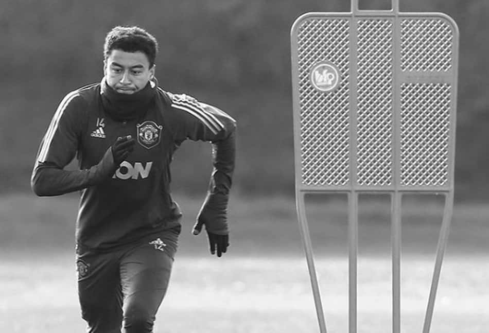 Manchester United cogitar renovar com Lingard por três temporadas