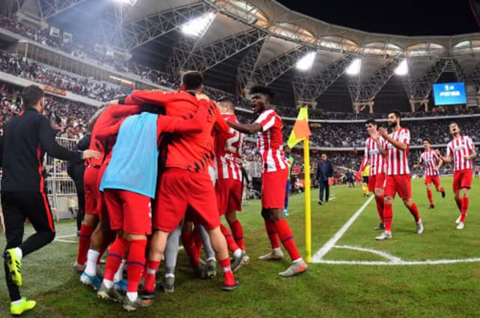 Cinco gols, duas viradas e tudo no 2º tempo: Atlético vence o Barça e decide Supercopa contra o Real
