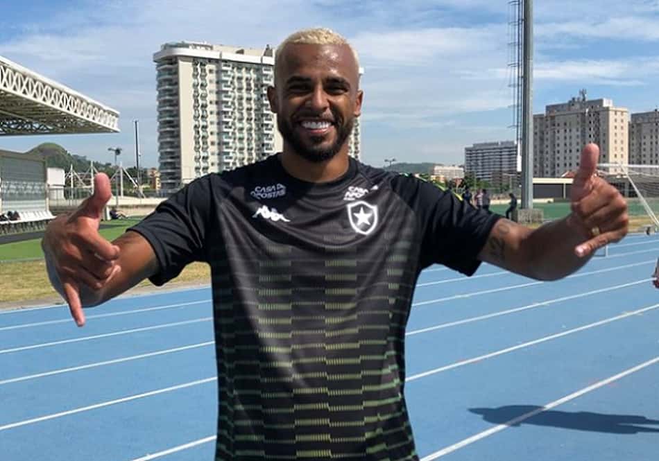 Alex Santana faz primeiro treino pelo Botafogo em 2020