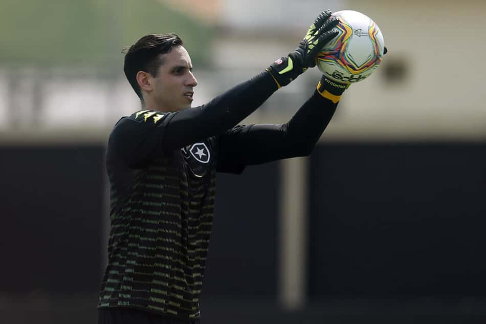 Gatito se reapresenta ao Botafogo e treina com restante do elenco