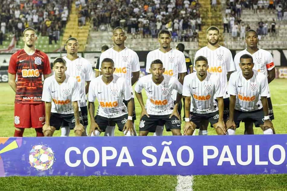 Corinthians suspende atividades da base por tempo indeterminado