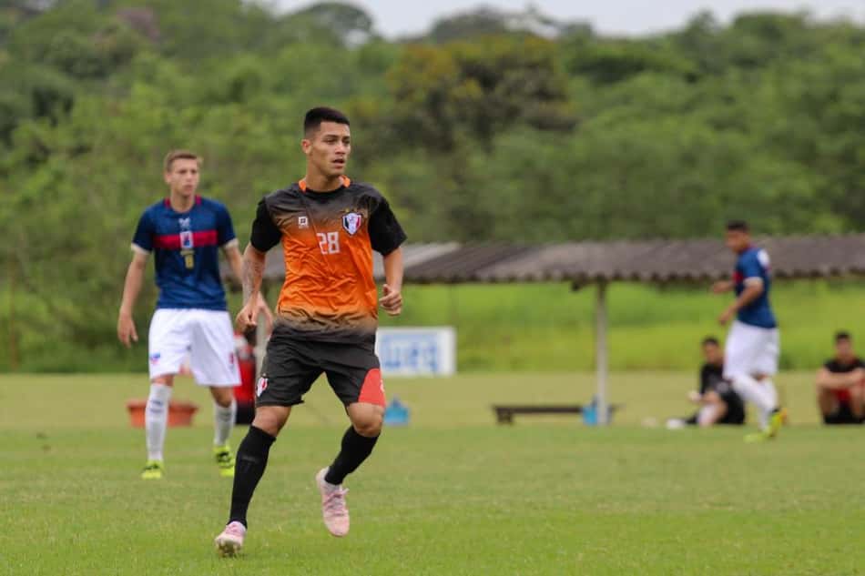 De volta ao time titular do Joinville, Danilo prega foco contra o Mirassol na Copinha