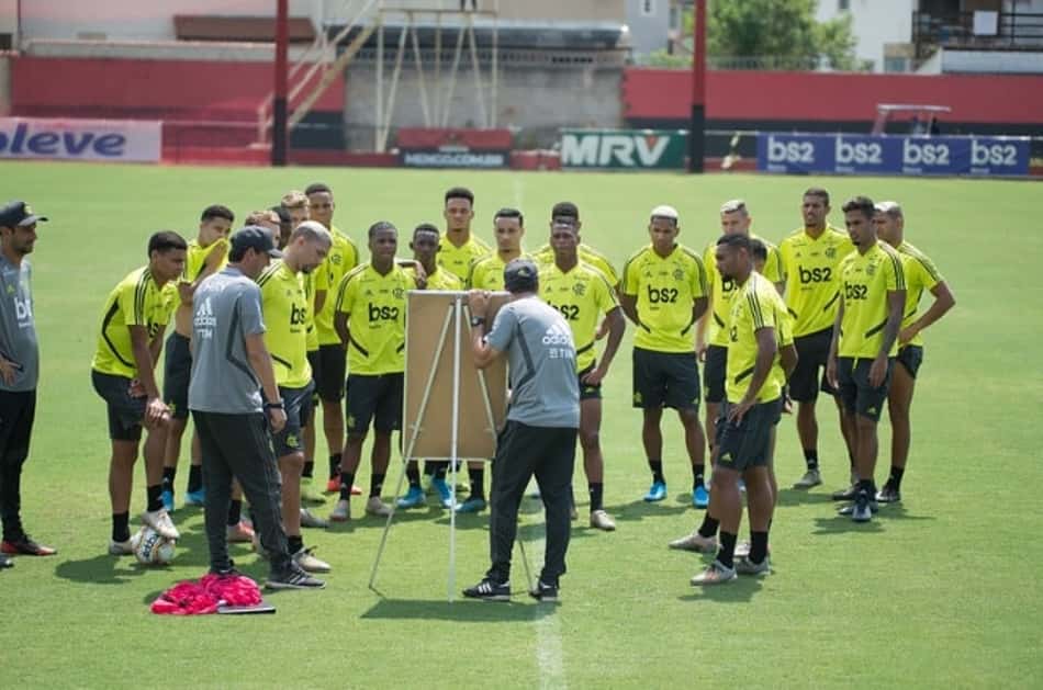 Flamengo reforça confiança nos Garotos do Ninho e Maurício Souza