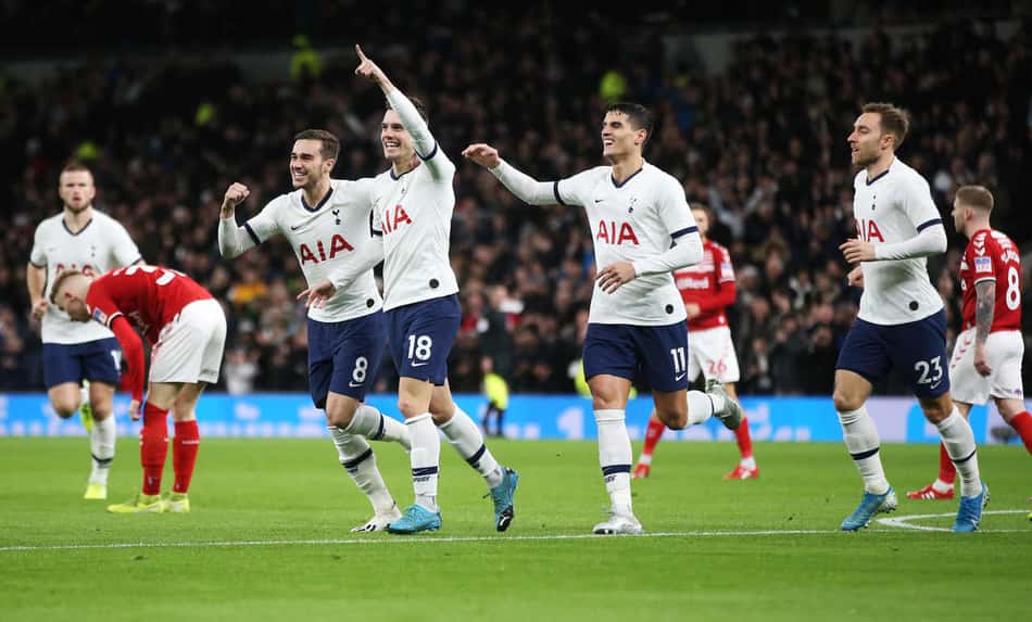 Chelsea e Tottenham entram em campo neste sábado pela FA Cup
