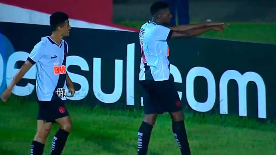 Com um a menos, Vasco avança na Copinha após vencer a Itapirense