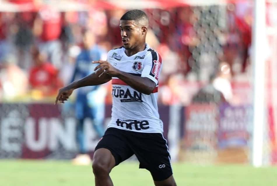 Volante projeta estreia do Santa no estadual: 'cada jogo será uma decisão'