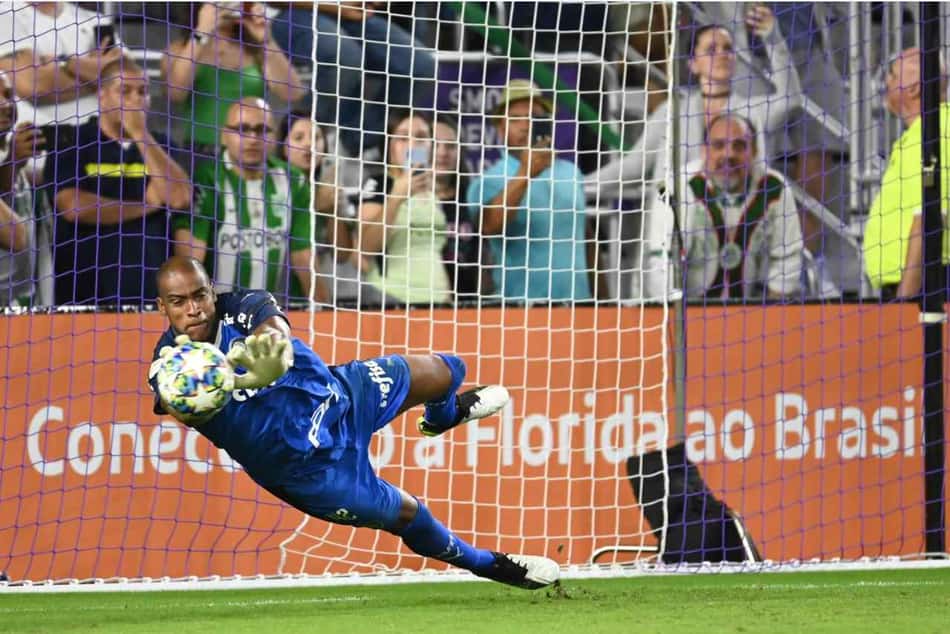 Jailson: 'Estava chegando minha vez de bater, tinha que pegar pênalti logo'