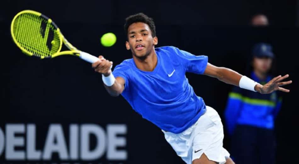 Auger-Aliassime atropela Evans e vai às oitavas na Austrália