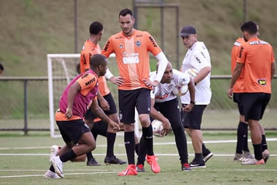 Réver treina e pode estar no duelo contra o Red Bull Bragantino