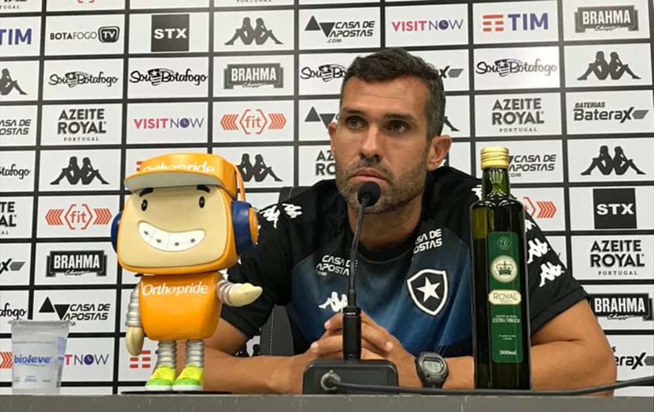 Lazaroni confia em time de jovens: 'O Botafogo sempre entra para vencer'