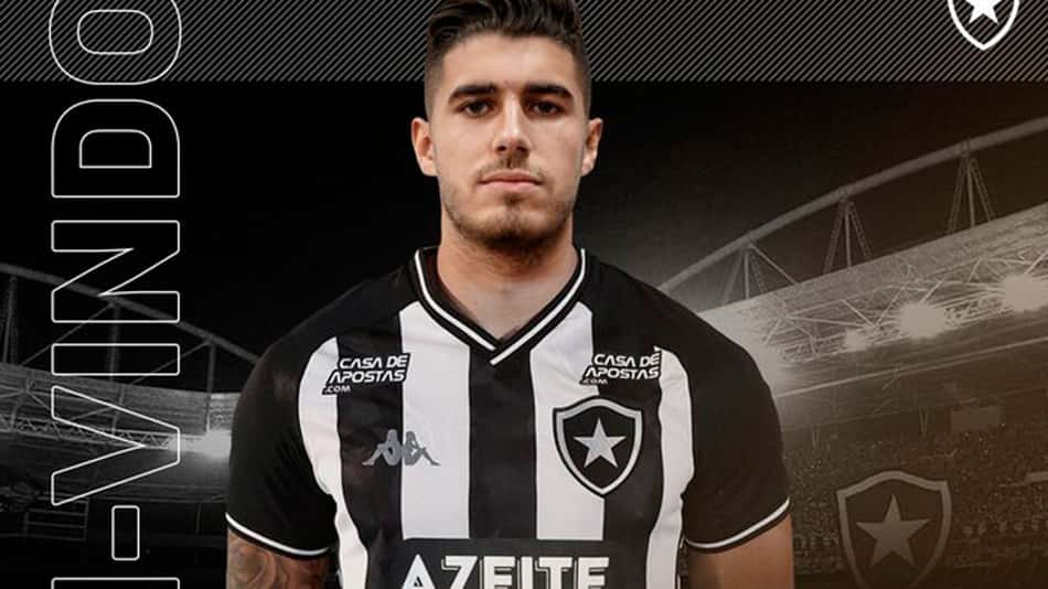 Botafogo oficializa contratação do atacante Pedro Raul, ex-Atlético-GO