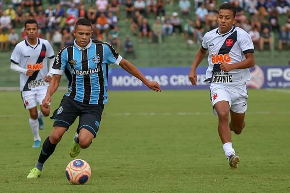 Vasco perde para o Grêmio nos pênaltis e é eliminado da Copinha