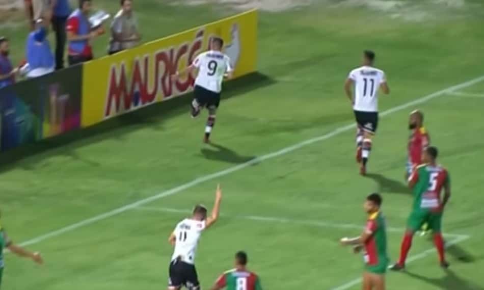 Com primeiro tempo arrasador, Santa Cruz derrota o Petrolina na estreia do Pernambucano