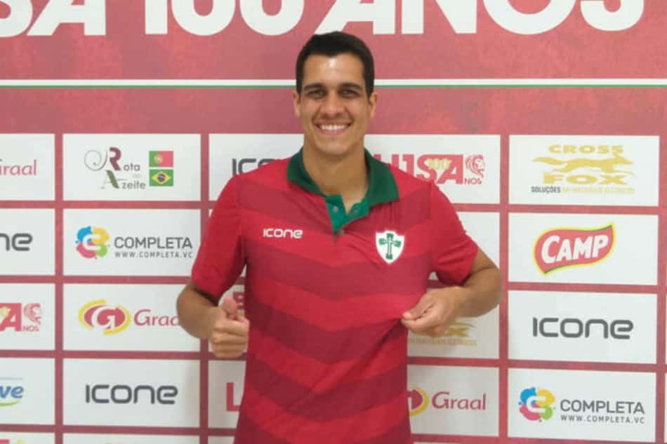 Portuguesa oficializa a contratação de volante que passou pelo Vasco