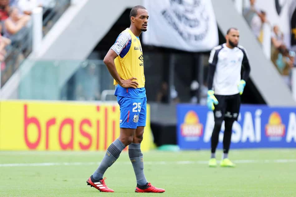 Novo líder no Santos, Luiz Felipe não vê ameaça em retorno de Veríssimo