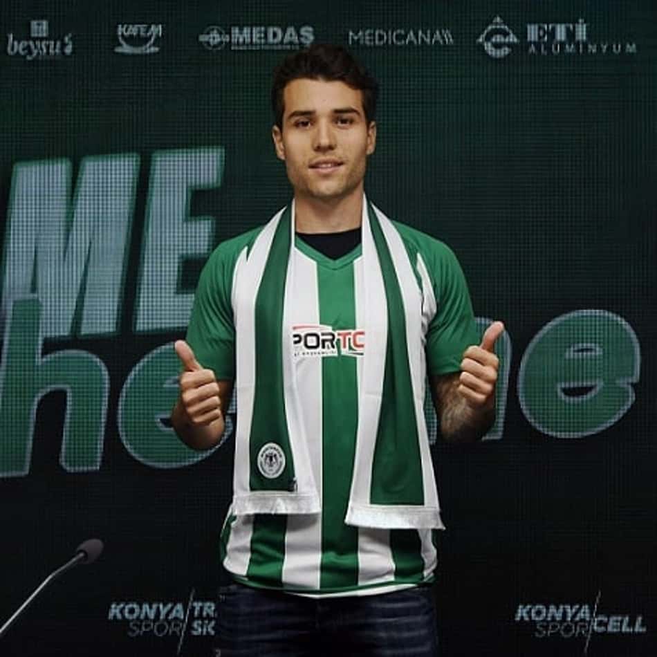 Lateral brasileiro, Sityá, é o novo reforço do Konyaspor, da Turquia